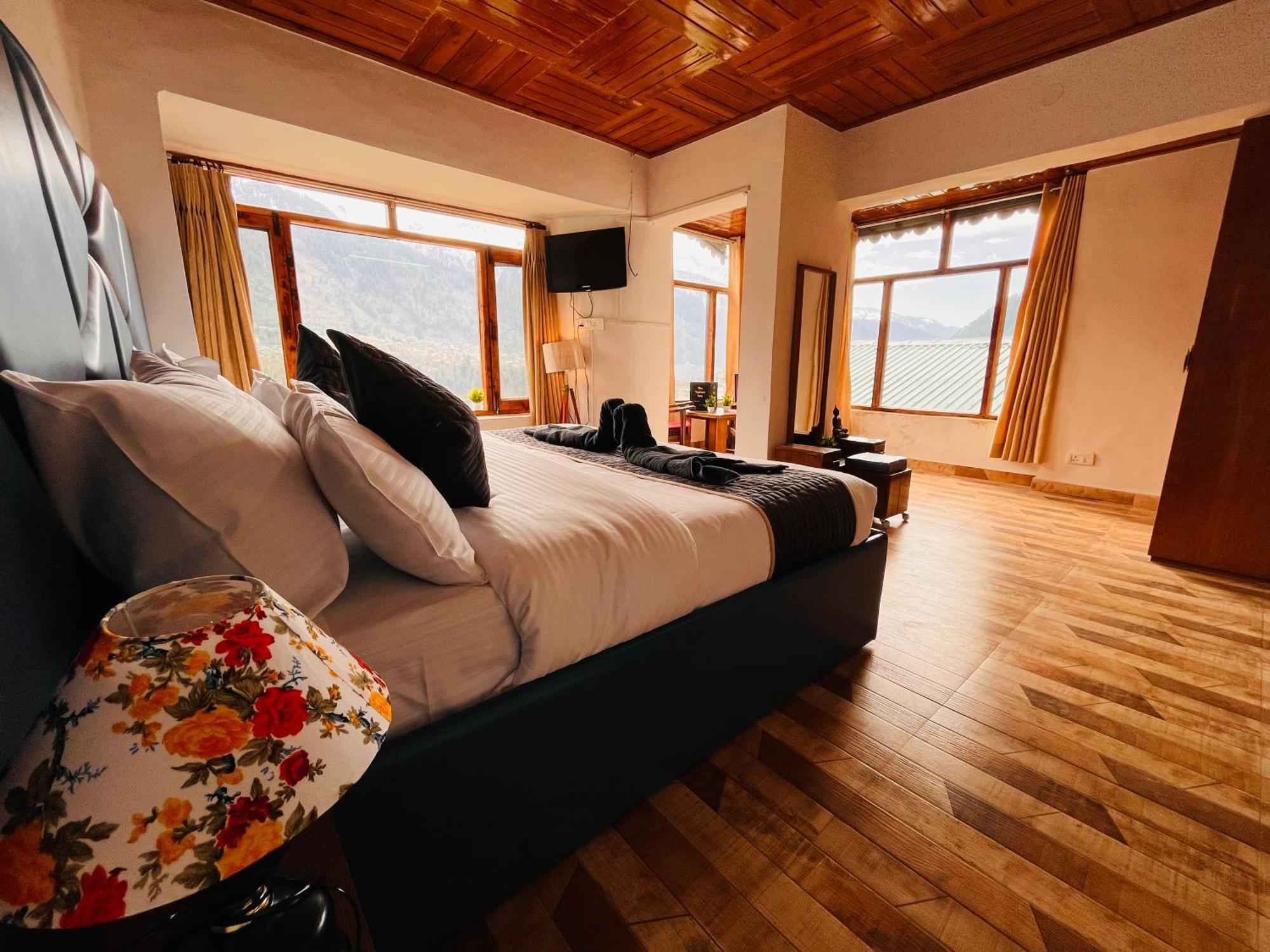 Himalayan River Mountain View 2 Bedrooms Cottage, Manali Екстериор снимка