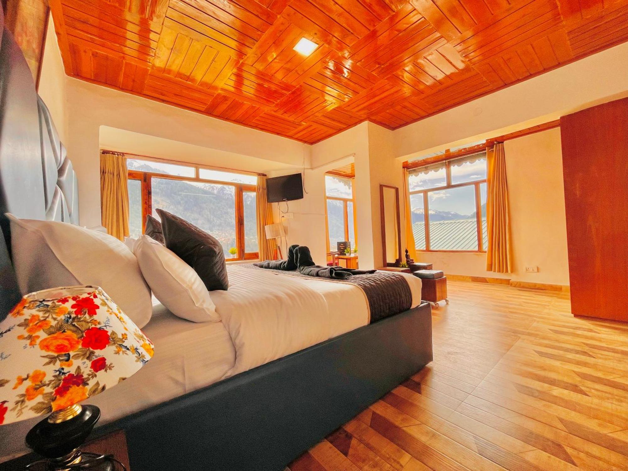 Himalayan River Mountain View 2 Bedrooms Cottage, Manali Екстериор снимка